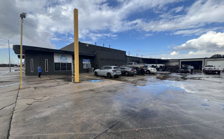 Pictures of Industrial, Mixed Use, Retail property located at 622 W Texas Ave, Baytown, TX 77520 for sales - image #1