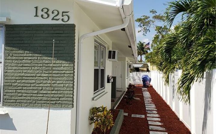 Pictures of Multifamily property located at 2716 NE 32nd St, Fort Lauderdale, FL 33306 for sales - image #1