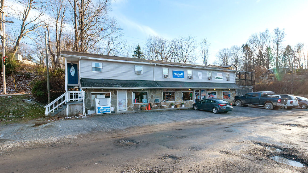Pictures of Mixed Use, Multifamily, Retail property located at 309 Keller Ave, Fayetteville, WV 25840 for sales - image #1