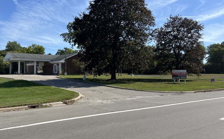 Pictures of Retail property located at 21333 Telegraph Rd, Brownstown Township, MI 48183 for sales - image #1