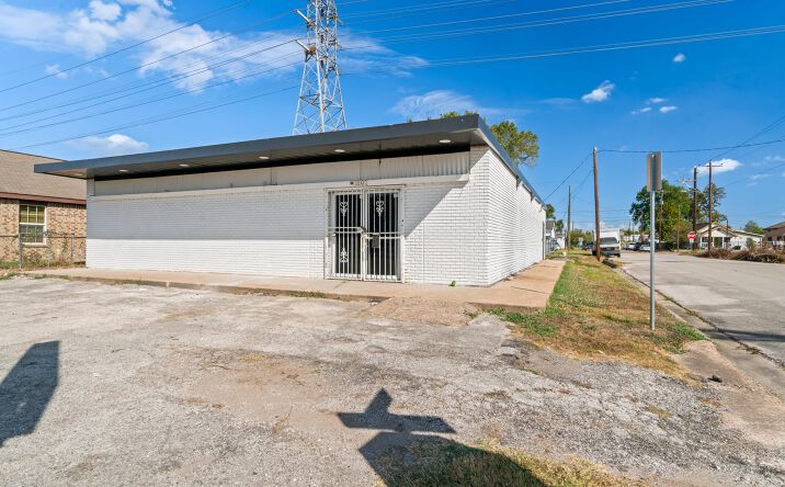 Pictures of Office property located at 3802 Hardy St, Houston, TX 77009 for sales - image #1
