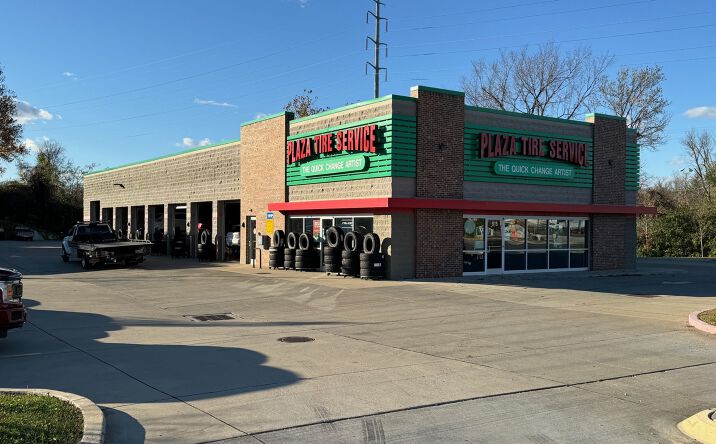 Pictures of Retail property located at 915 S Kirkwood Rd, Kirkwood, MO 63122 for comps - image #1
