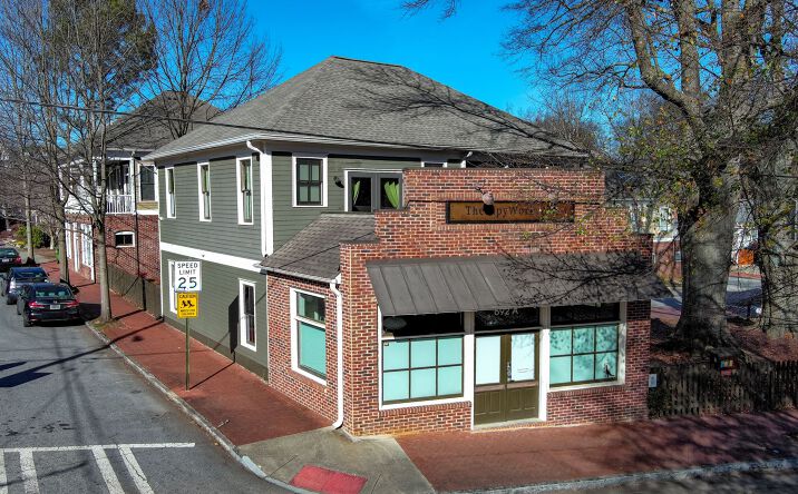 Pictures of Mixed Use, Office, Retail property located at 692 Kirkwood Ave SE, Atlanta, GA 30316 for sales - image #1