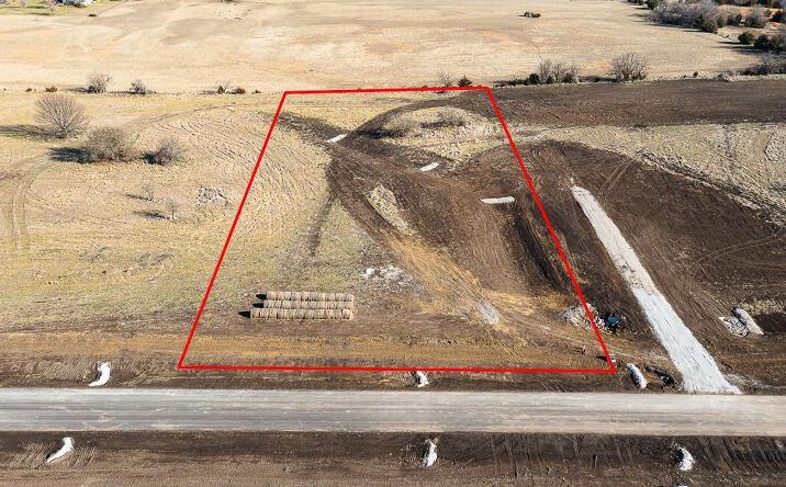 Pictures of Land property located at Lot 32 235th Street, Tonganoxie, KS 66086 for sales - image #1