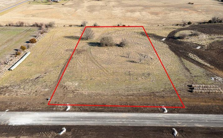 Pictures of Land property located at Lot 33 235th Street, Tonganoxie, KS 66086 for sales - image #1