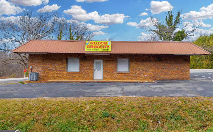 Pictures of Special Purpose property located at 589 Dicks Hill Pkwy., Mt. Airy, GA 30563 for sales - image #1