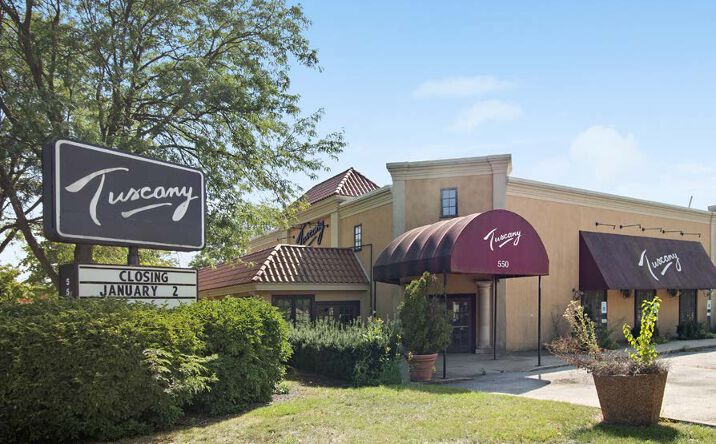 Pictures of Retail property located at 550 S Milwaukee Ave, Wheeling, IL 60090 for comps - image #1