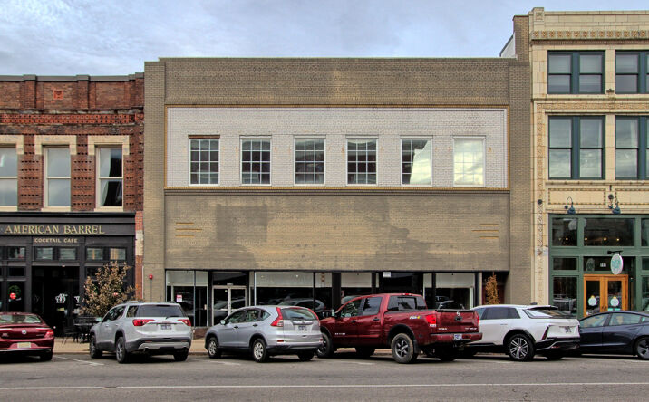 Pictures of Mixed Use, Office, Retail property located at 114-116 W 7th St, Columbia, TN 38401 for sales - image #1