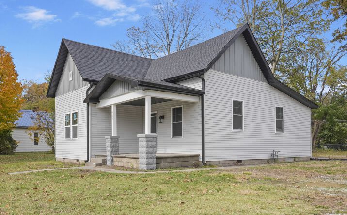 Pictures of Hospitality, Office, Retail, Special Purpose property located at 407 W 4th St, Mount Vernon, IN 47620 for sales - image #1