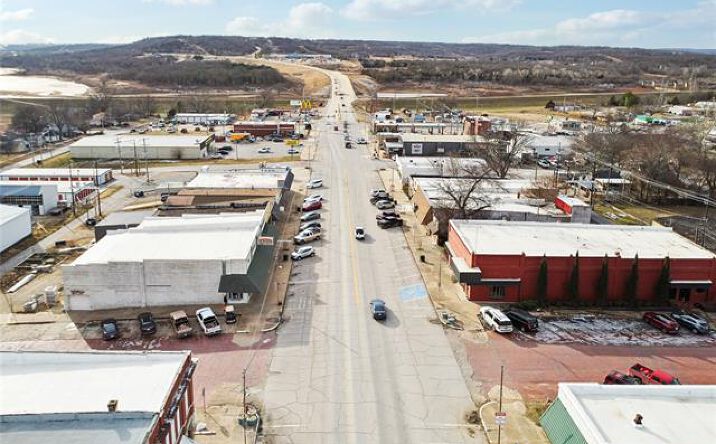 Pictures of Retail property located at 212 S Broadway Street, Cleveland, OK 74020 for sales - image #1
