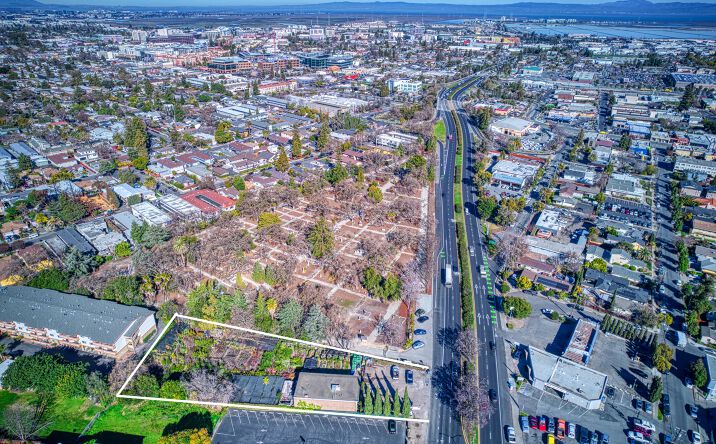 Pictures of Hospitality, Mixed Use, Multifamily, Retail, Senior Living property located at 332 Woodside Rd, Redwood City, CA 94061 for sales - image #1