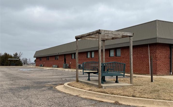 Pictures of Office, Mixed Use property located at 1400 N Kennedy Ave, Shawnee, OK 74801 for sales - image #1