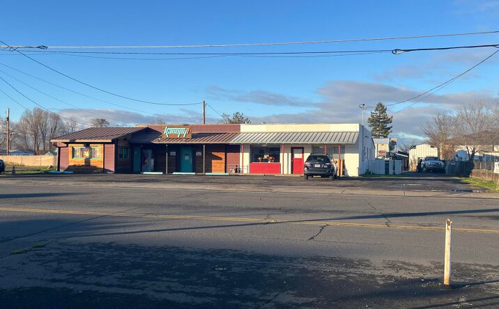 Pictures of Industrial, Office, Retail property located at 1252 W McAndrews Rd, Medford, OR 97501 for sales - image #1