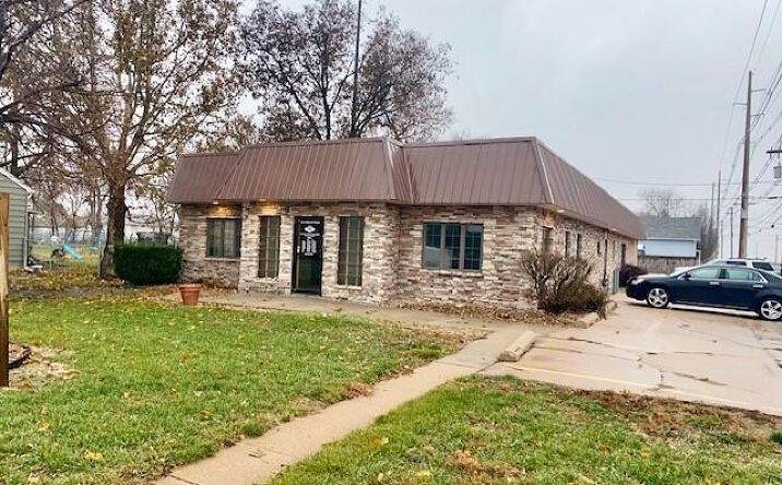 Pictures of Office, Special Purpose property located at 2217 W 2nd St, Hastings, NE 68901 for sales - image #1