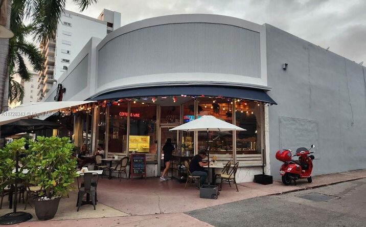 Pictures of Business for Sale, Retail property located at 1229 Lincoln Road, Miami Beach, FL 33139 for sales - image #1