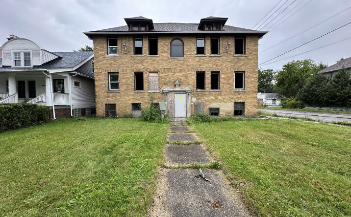 Pictures of Multifamily property located at 2681 Lakewood St, Detroit, MI 48215 for sales - image #1