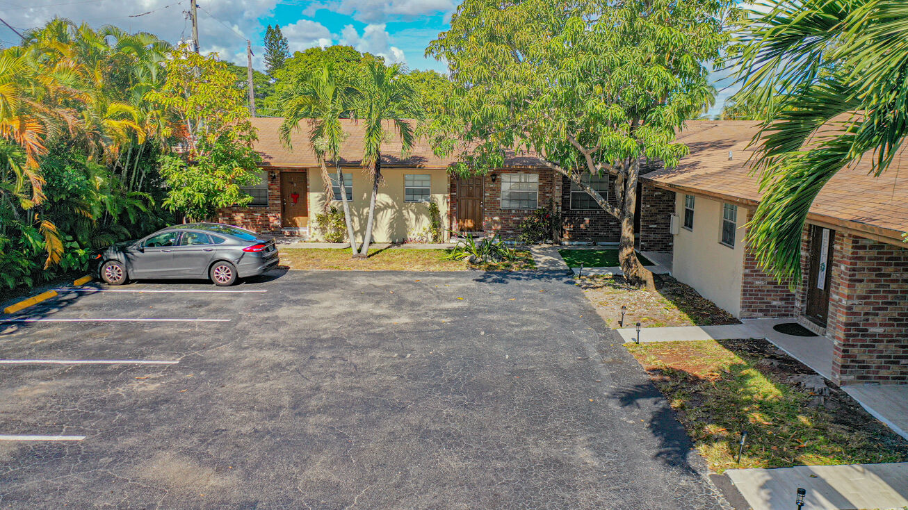 2325 Taylor St, Hollywood, FL 33020 | Crexi.com