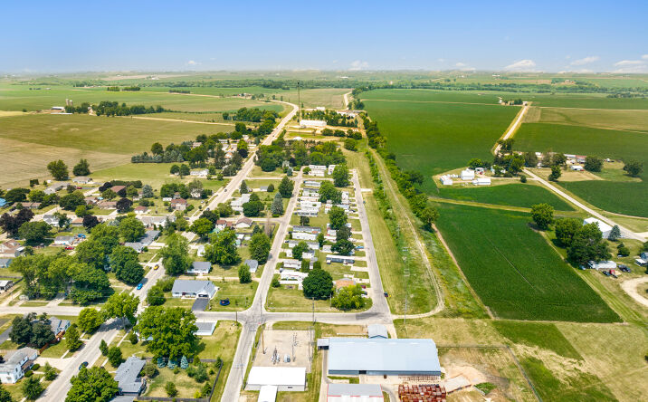 Pictures of Mobile Home Park property located at 403 N Ash Ave, Forreston, IL 61030 for sales - image #1