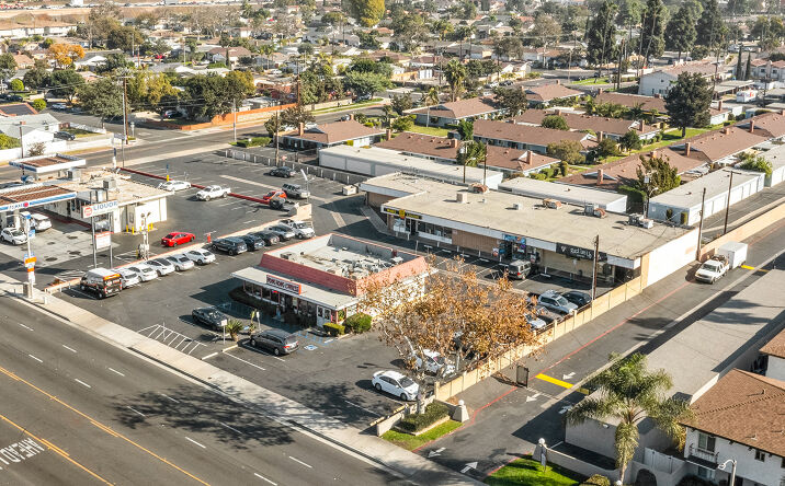Pictures of Retail property located at 14252 Newport Ave, Tustin, CA 92780 for sales - image #1