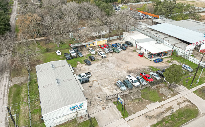 Pictures of Business for Sale, Industrial, Mixed Use, Retail, Special Purpose property located at 7215 N Shepherd Dr, Houston, TX 77091 for sales - image #1