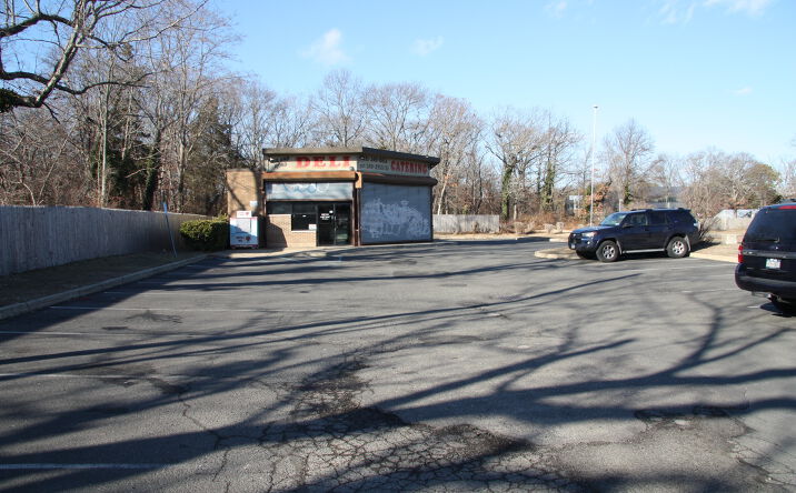 Pictures of Hospitality, Retail property located at 89 Ruland Rd, Melville, NY 11747 for sales - image #1