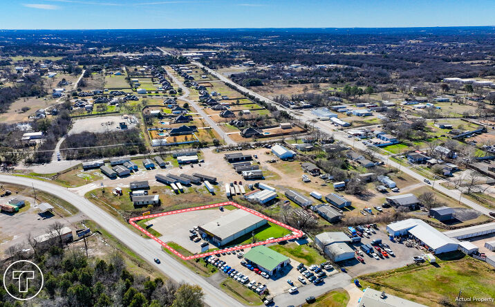 Pictures of Retail property located at 5700 Rendon Bloodworth Rd, Fort Worth, TX 76140 for sales - image #1