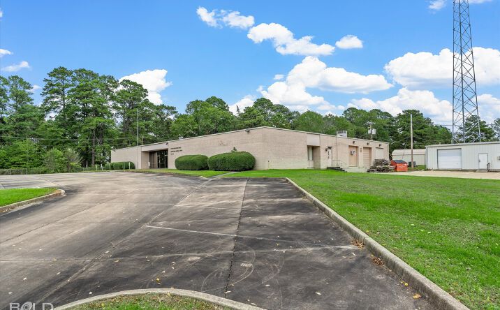 Pictures of Office property located at 523 Oxford Rd, Mansfield, LA 71052 for sales - image #1