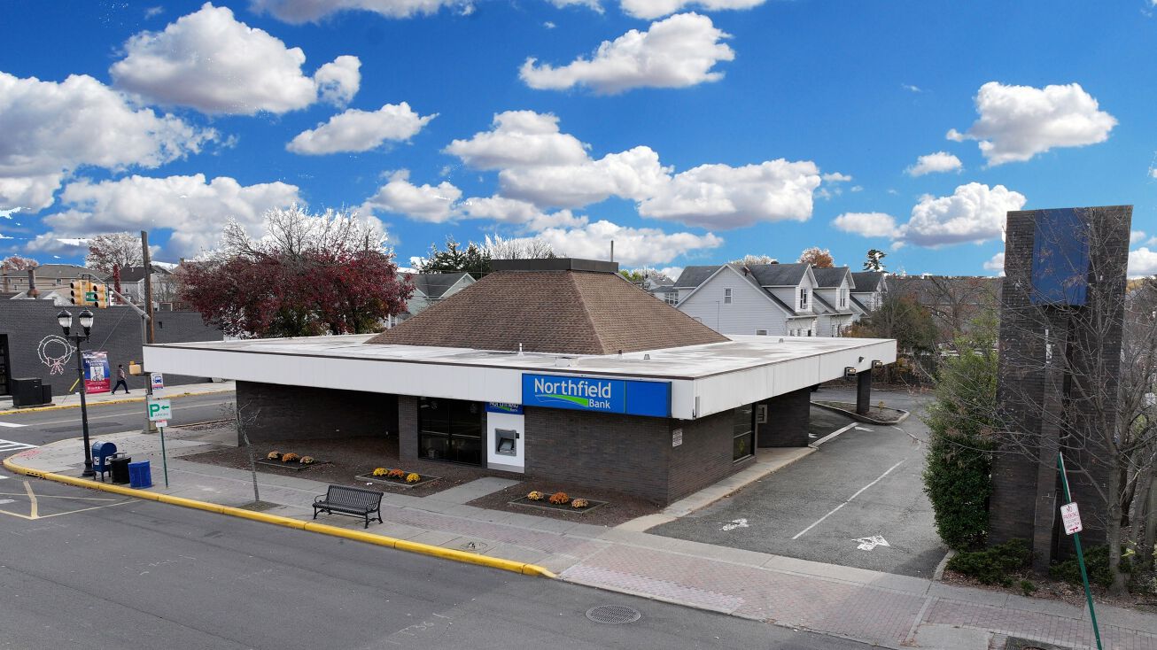Pictures of Retail property located at 501 North Wood Avenue, Linden, NJ 07036 for sales - image #1