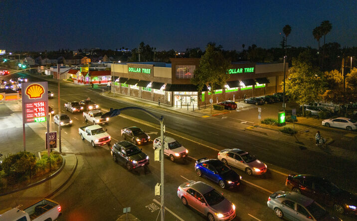 Pictures of Retail property located at 840 El Camino Ave, Sacramento, CA 95815 for sales - image #1