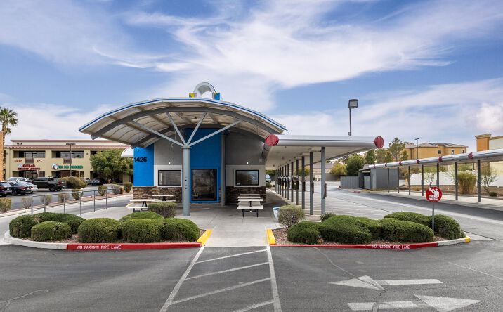 Pictures of Retail property located at 1426 E Lake Mead Pkwy, Henderson, NV 89015 for sales - image #1