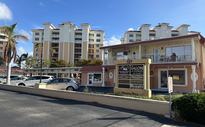 Pictures of Mixed Use, Multifamily, Retail property located at 127 Tampa Ave E, Venice, FL 34285 for sales - image #1