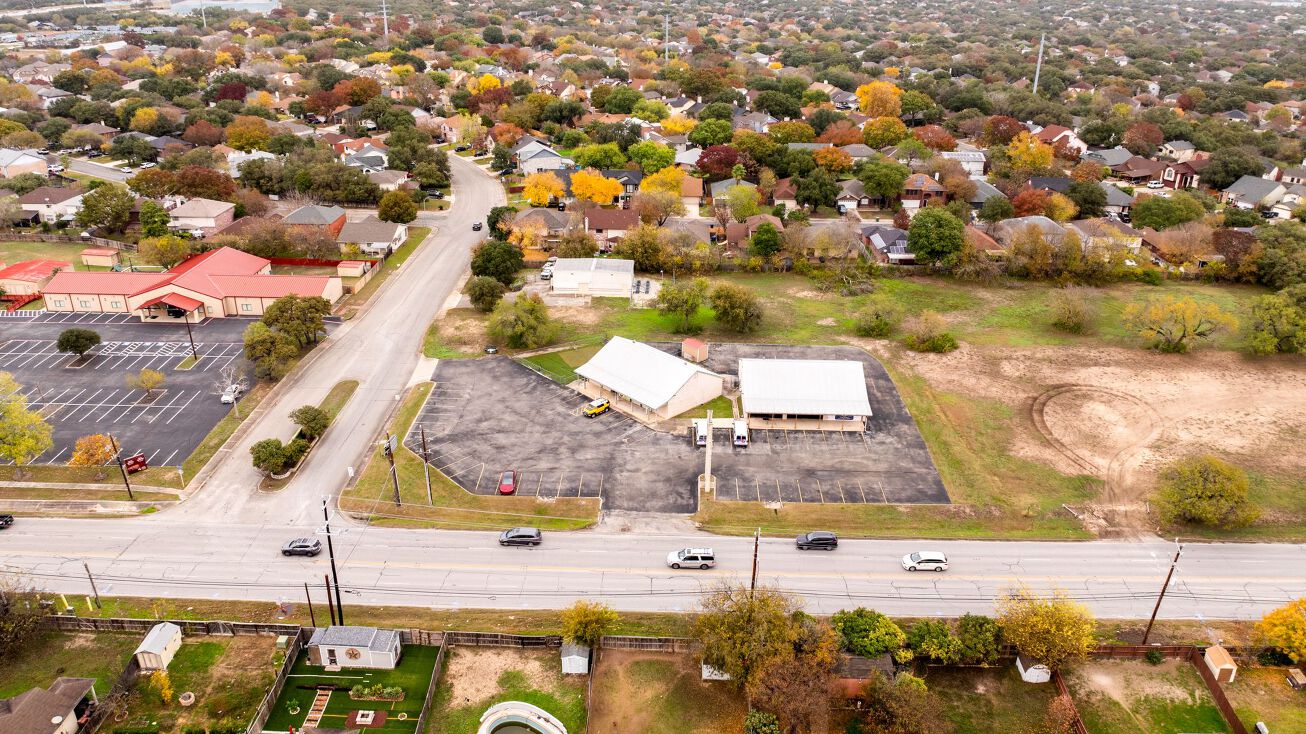 Pictures of Mixed Use, Office, Retail property located at 9585 Braun Rd, San Antonio, TX 78254 for sales - image #1