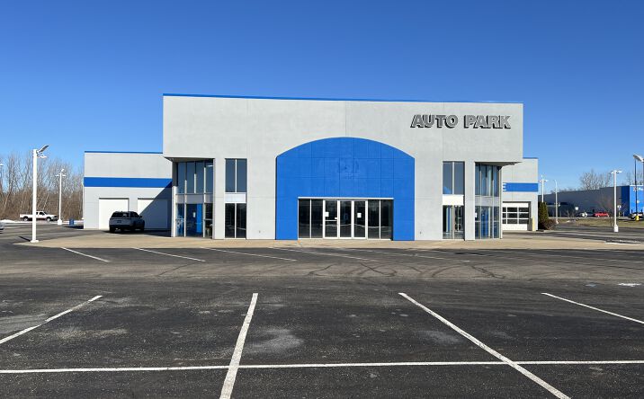 Pictures of Retail property located at 2303 N Oak Dr, Plymouth, IN 46563 for sales - image #1