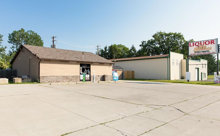Pictures of Business for Sale, Retail property located at 3407 Electric Ave, Port Huron, MI 48060 for sales - image #1