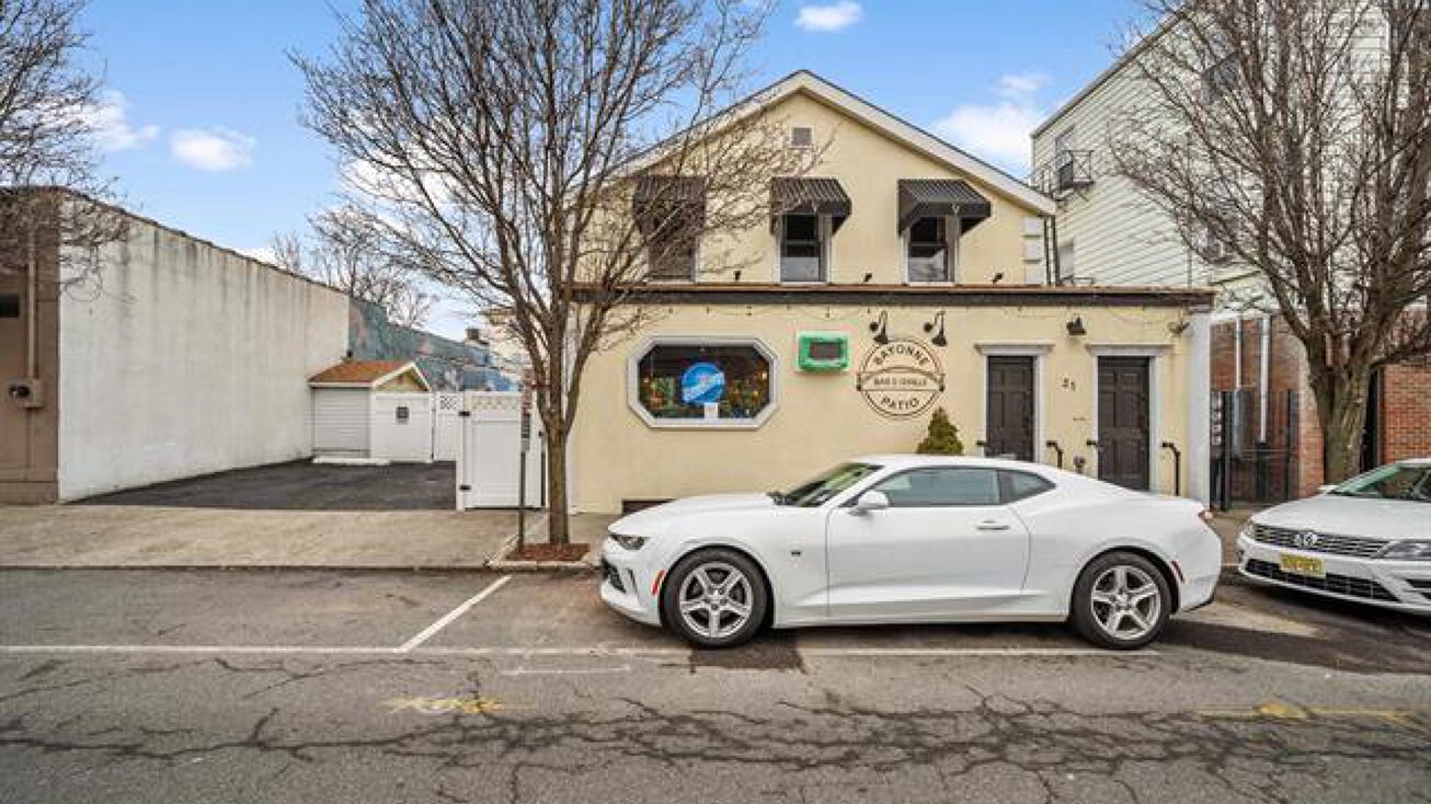 Pictures of Hospitality, Retail property located at 31 Cottage St, Bayonne, NJ 07002 for sales - image #1