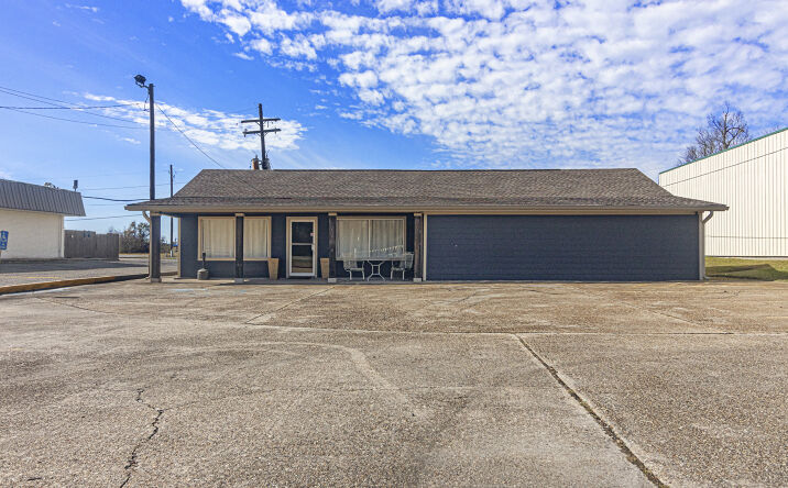Pictures of Retail property located at 177 US-171, Lake Charles, LA 70611 for sales - image #1