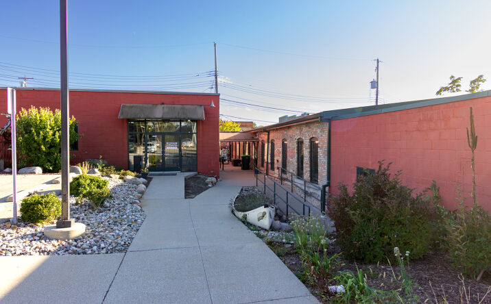 Pictures of Office, Retail property located at 1213 Center St, Lansing, MI 48906 for sales - image #1