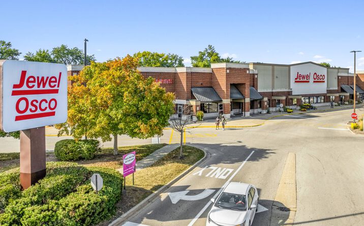 Pictures of Retail property located at 1860 S Arlington Heights Rd, Arlington Heights, IL 60005 for sales - image #1