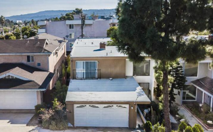 Pictures of Mixed Use property located at 1324 Amethyst St, Redondo Beach, CA 90277 for comps - image #1