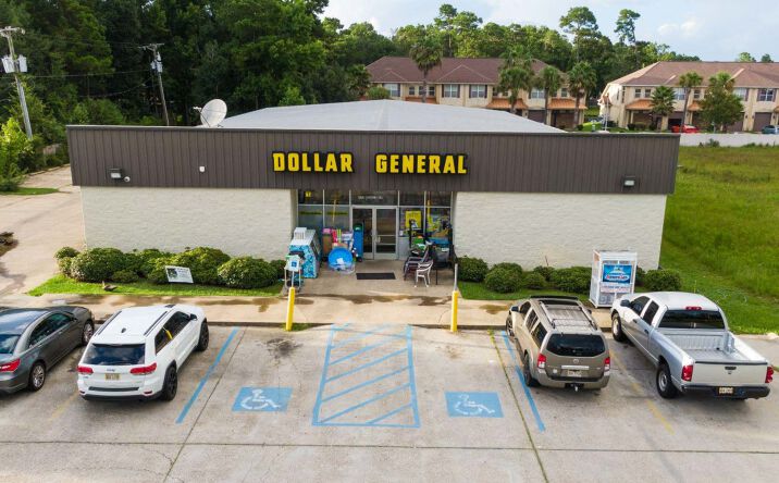 Pictures of Retail property located at 14900 Lemoyne Blvd, Biloxi, MS 39532 for sales - image #1