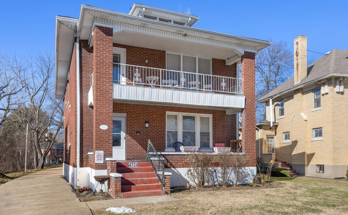 Pictures of Multifamily property located at 4724 Southern Pkwy, Louisville, KY 40214 for sales - image #1