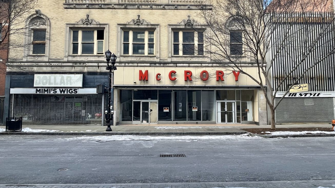 Pictures of Hospitality, Mixed Use, Multifamily, Office property located at 544 S 4th St, Louisville, KY 40202 for sales - image #1