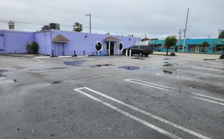 Pictures of Retail property located at 327 & 331 N Dixie Hwy, Lake Worth Beach, FL 33460 for sales - image #1