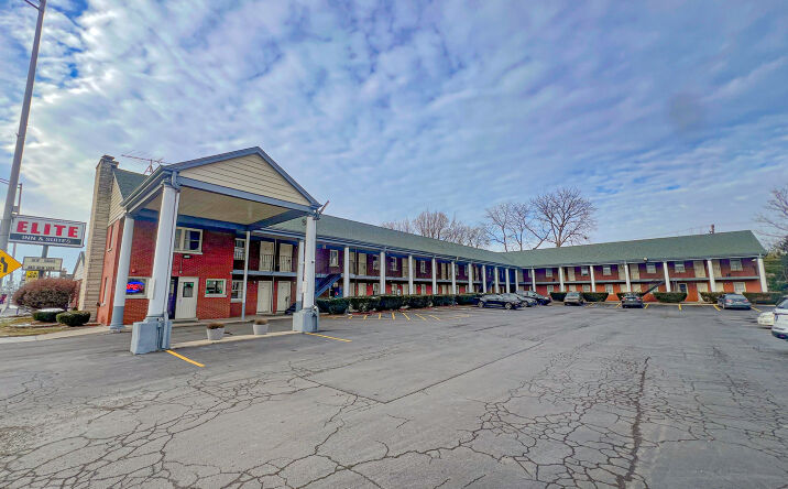 Pictures of Hospitality property located at 1122 E 162nd St, South Holland, IL 60473 for sales - image #1