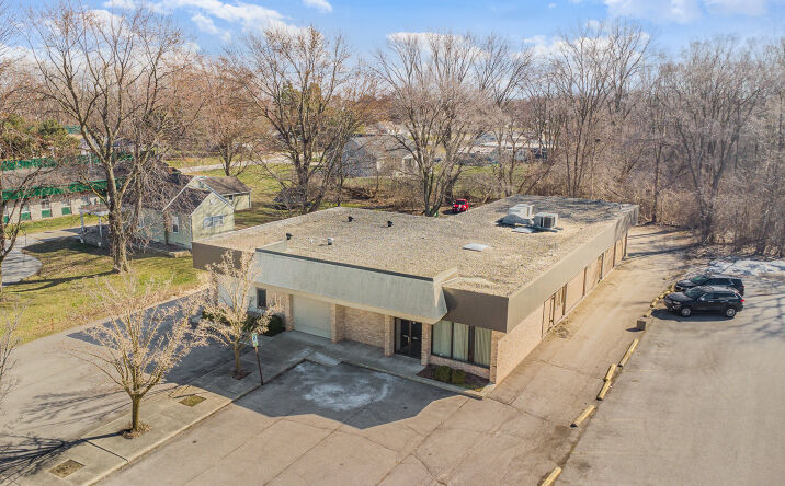 Pictures of Office, Retail property located at 3588 Center Ave, Essexville, MI 48732 for sales - image #1