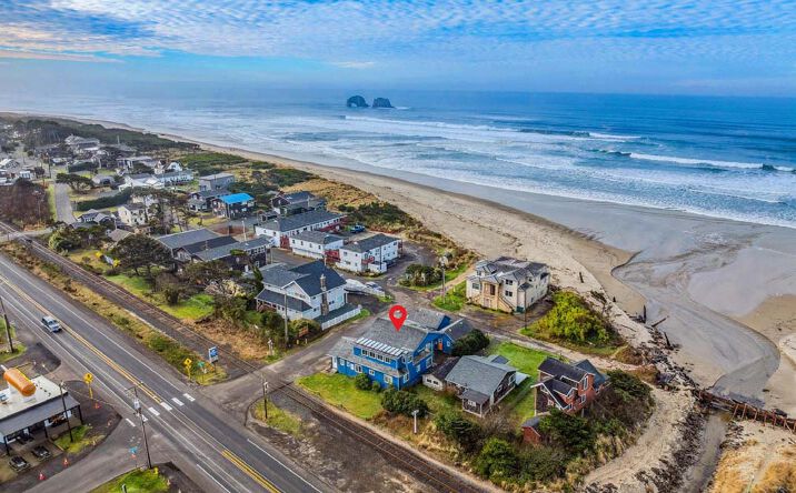 Pictures of Hospitality property located at 105 S 6th Ave, Rockaway Beach, OR 97136 for sales - image #1