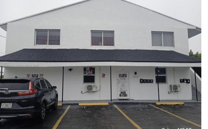 Pictures of Mixed Use property located at 2513 NW 19 Street, Fort Lauderdale, FL 33311 for sales - image #1