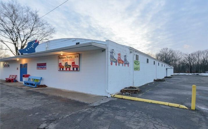 Pictures of Retail property located at 19750 Sumpter Rd, Belleville, MI 48111 for sales - image #1