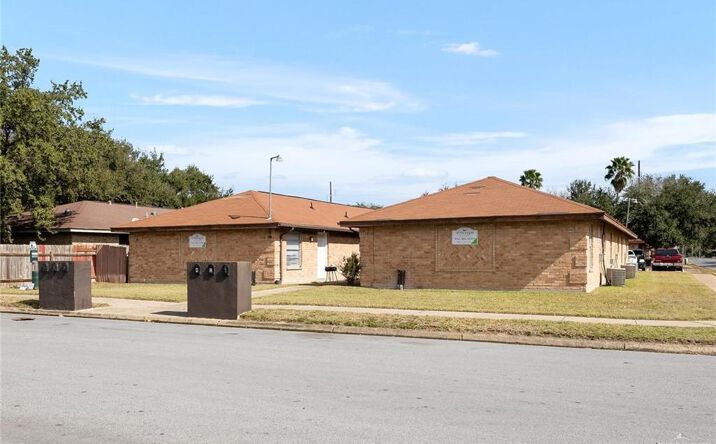 Pictures of Multifamily property located at 2709, 2713 & 2800 N 30th Street McAllen, McAllen, TX 78501 for sales - image #1