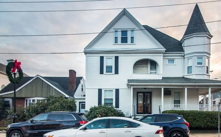 Pictures of Mixed Use, Multifamily, Office, Special Purpose property located at 721 Salem St, Malden, MA 02148 for sales - image #1